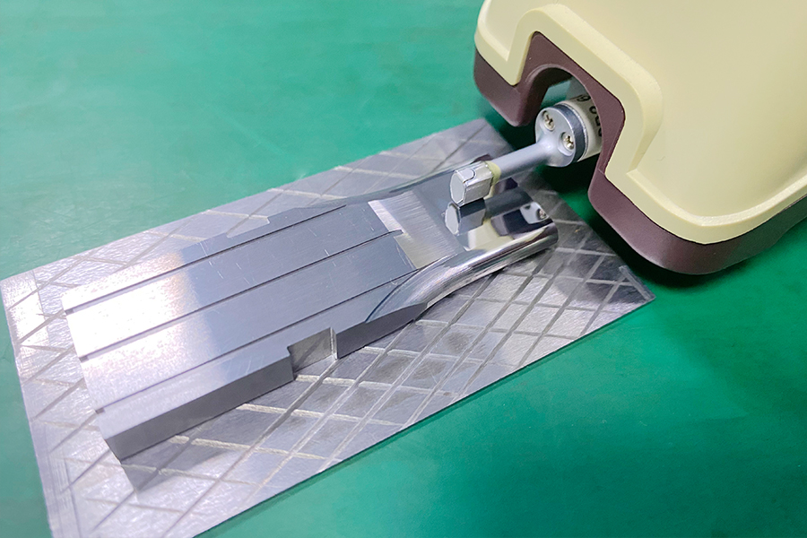 在製造五(wǔ)金模具時考慮哪些材(cái)料性(xìng)質?